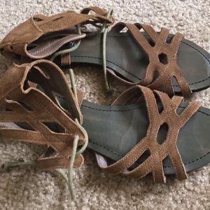 Minnetonka Suede Sandals Sz 8.5